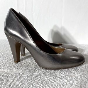 Aldo Metallic Dark Silver Round Toe Heels 37